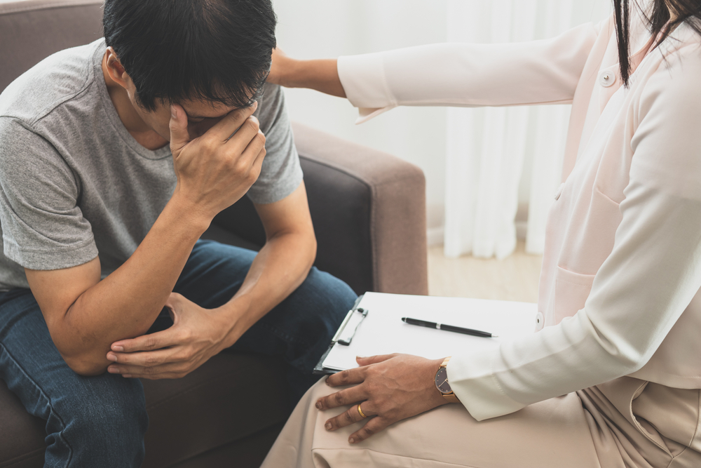 ក្អួត និងបែកញើសពេលយប់ អាច​ជារោគសញ្ញានៃជំងឺអេដស៍ហើយ