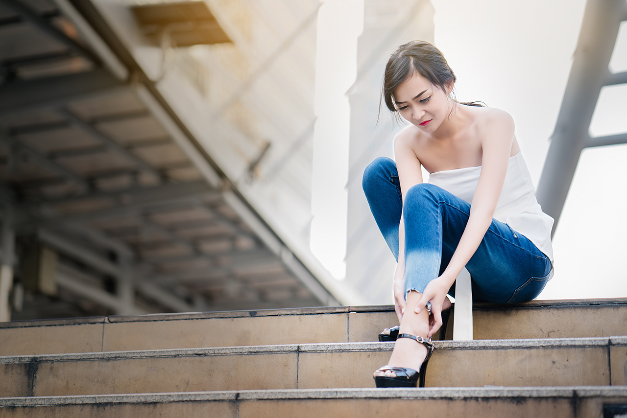 ទៅណាទៅណី ឧស្សាហ៍ឈឺជើង កែងជើង អាចសាកវិធីទាំងនេះ