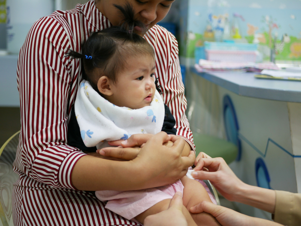 ម៉ាក់ប៉ា ចំណាំទុក កាលវិភាគចាក់វ៉ាក់សាំងអូនតូច