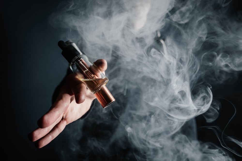 E-cigarettes បណ្ដាលឲ្យមនុស្សម្នាក់ស្លាប់ និងជិត ២០០នាក់ កើតជំងឺសួតធ្ងន់ធ្ងរ