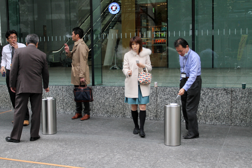 ជឿទេថា​អ្នក​មាន​ចំណូលទាប​ ប្រឈម​នឹងការ​ញៀន​បារី​ខ្ពស់​?