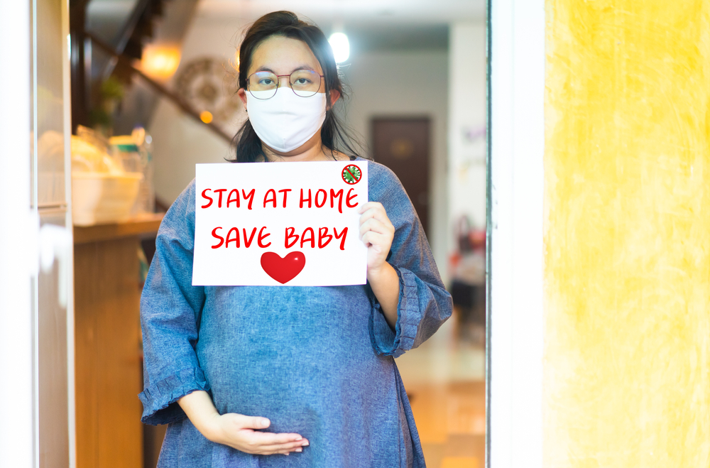 ម៉ាក់ៗកំពុងពពោះ បើកើតកូវីដ១៩ អាចចម្លងទៅកូនដែរអត់?