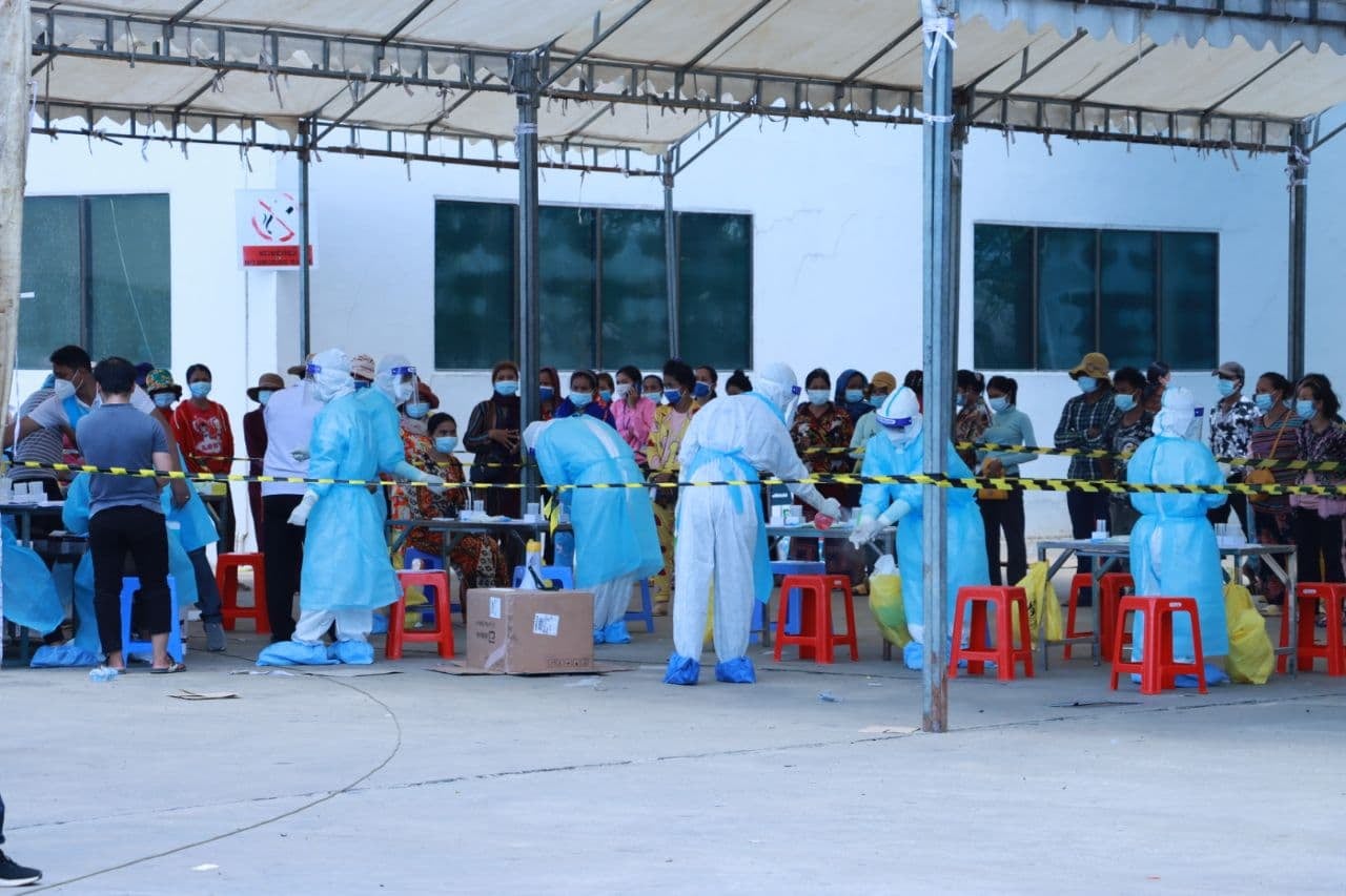 តួលេខថ្ងៃនេះឆ្លងក៏ច្រើនជាក៏ច្រើន ឆ្លង ៦៩៨នាក់ ជា ៩៩៤នាក់ ស្លាប់ ៦នាក់