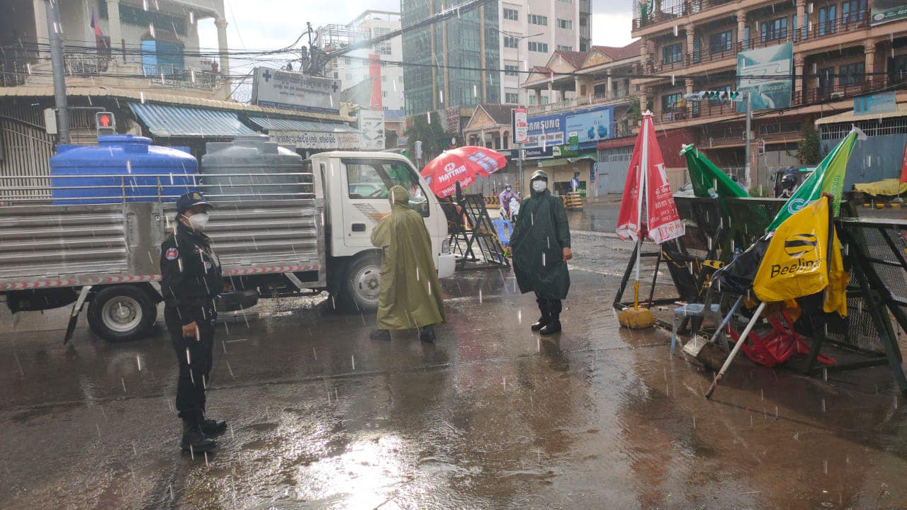 ភ្នំពេញមានអ្នកឆ្លងកូវីដ ២៣០នាក់ ក្នុងមានមន្ត្រីនគរបាលជិត ២០នាក់