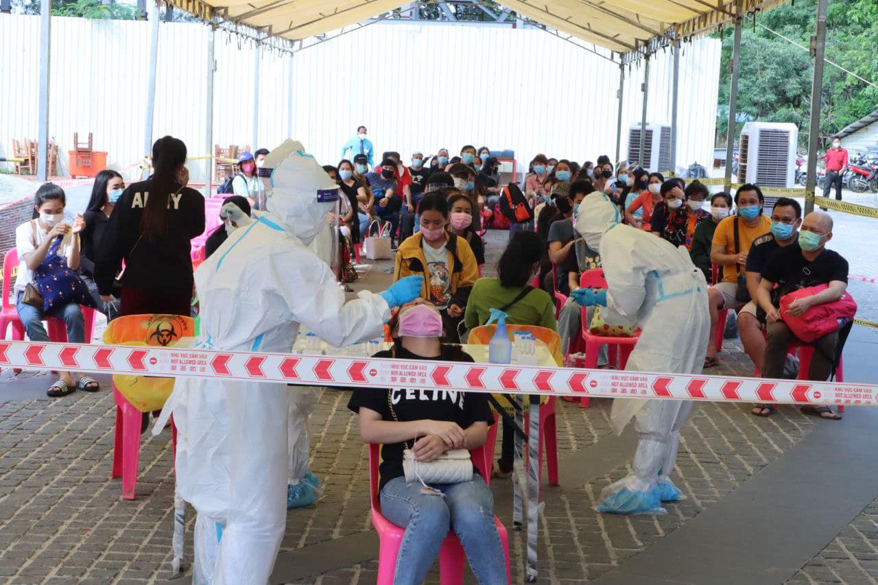 ថ្ងៃនេះរកឃើញករណីឆ្លងកូវីដ-១៩ថ្មី ៦៩៩នាក់ និងស្លាប់ ១៦នាក់