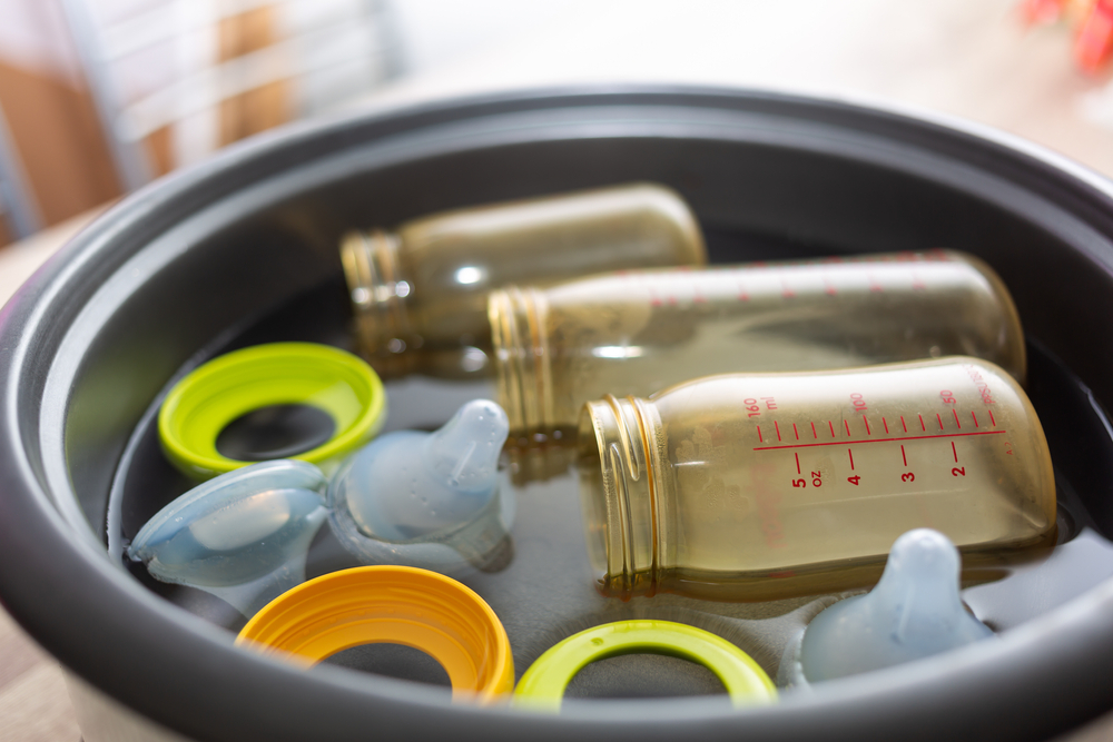 មីក្រូប្លាស្ទិក ក្នុងដបទឹកដោះគោ អាចគ្រោះថ្នាក់ទារក និងកុមារតូចៗ